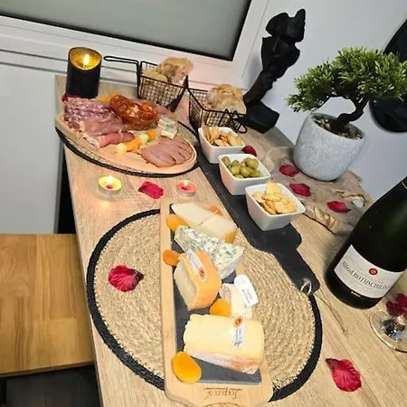 Romantique Jacuzzi Apartment