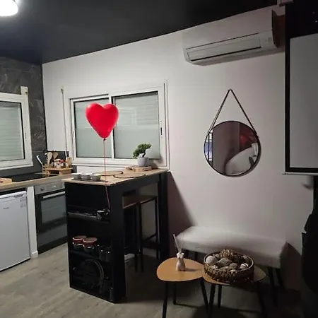 Апартаменты Loft Romantique ~jacuzzi Privatif~ Sejour Amoureux Вьей-Тулуза